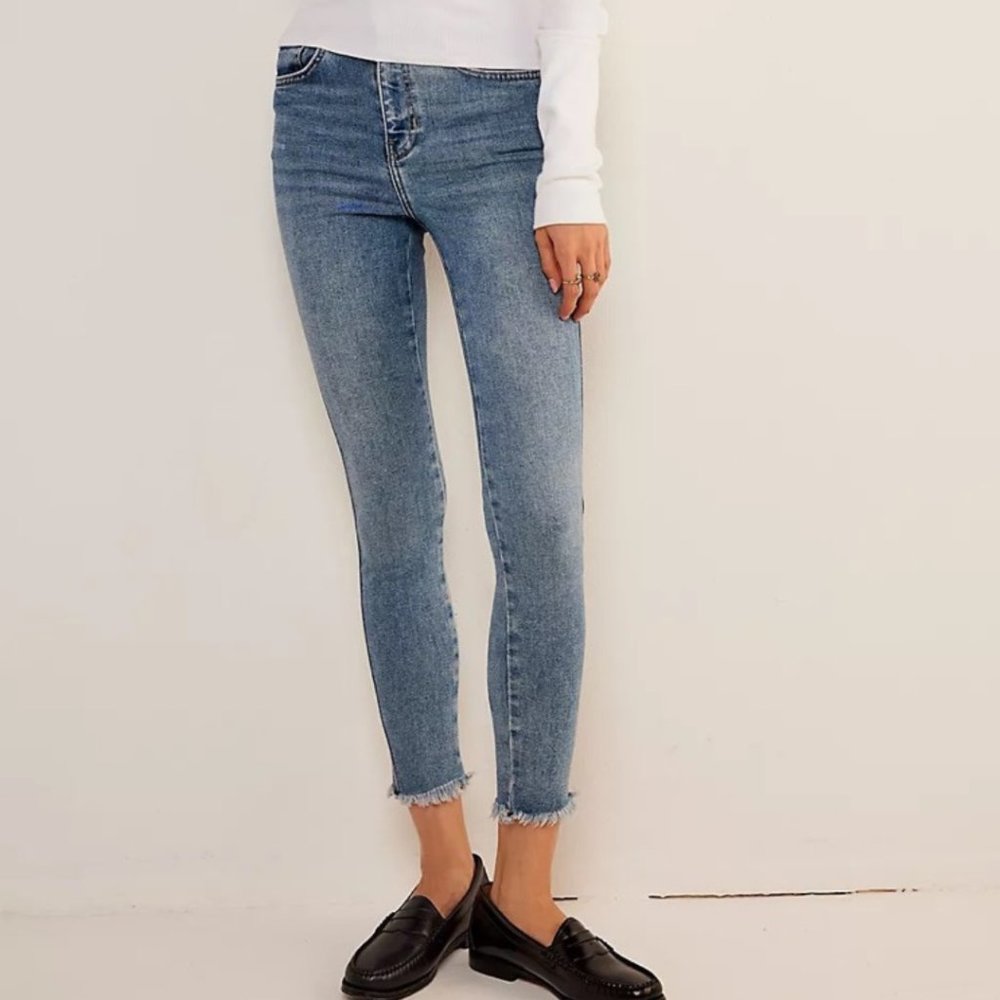 WE THE FREE | Free People High Rise Stretch Fit Raw Hem Jegging | Size 30